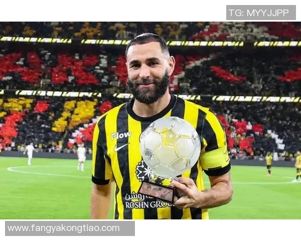 本泽马重返赛场展现王者风范助力球队争夺冠军荣耀